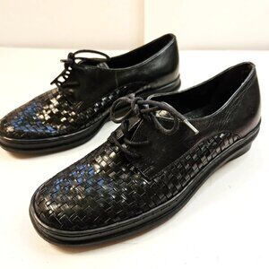 Trotters Size 5 Black Woven Oxfords Leather Basket Weave Lace Up Flats EUC